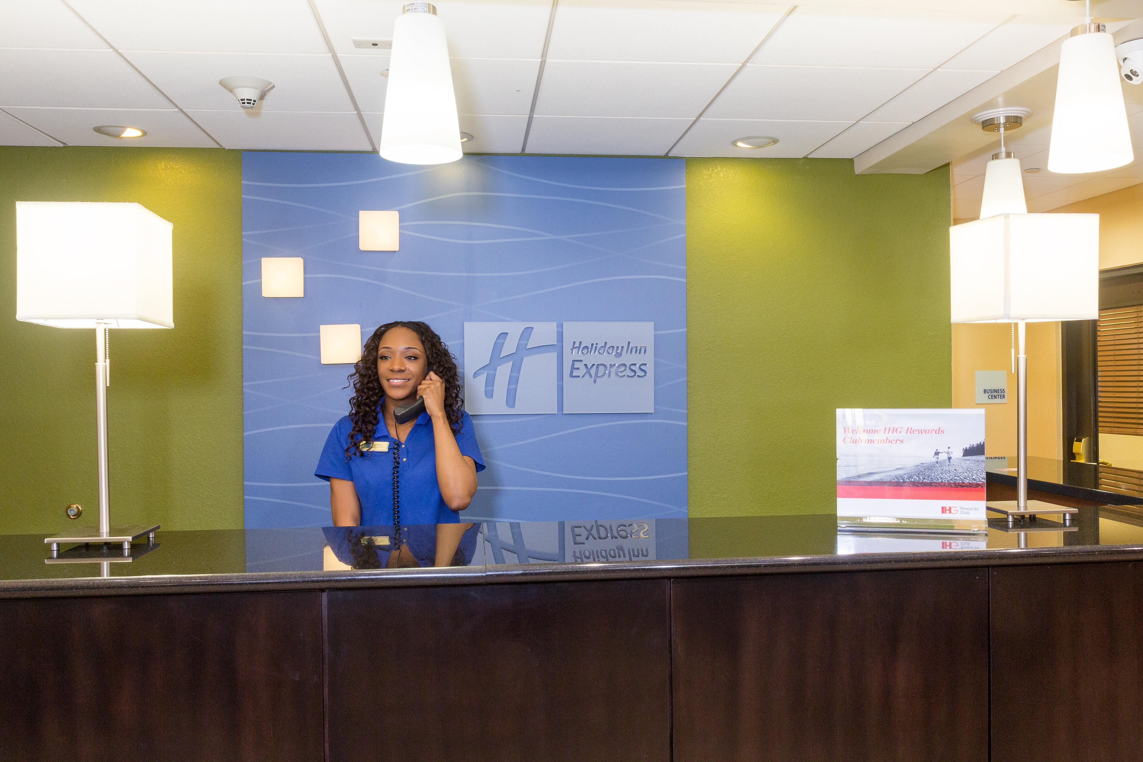 Holiday Inn Express Hotel & Suites Jacksonville Airport By Ihg Bagian luar foto