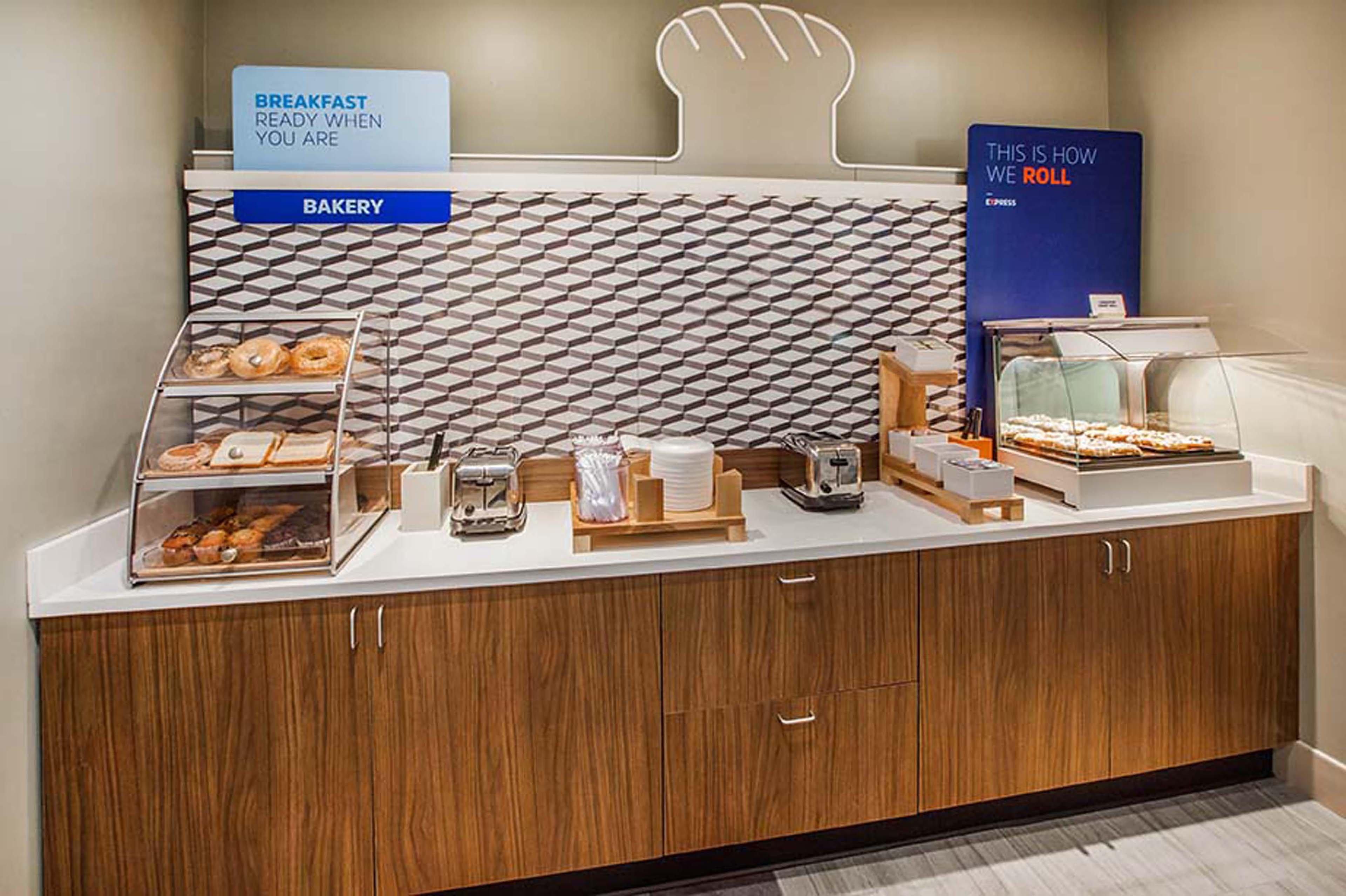 Holiday Inn Express Hotel & Suites Jacksonville Airport By Ihg Bagian luar foto