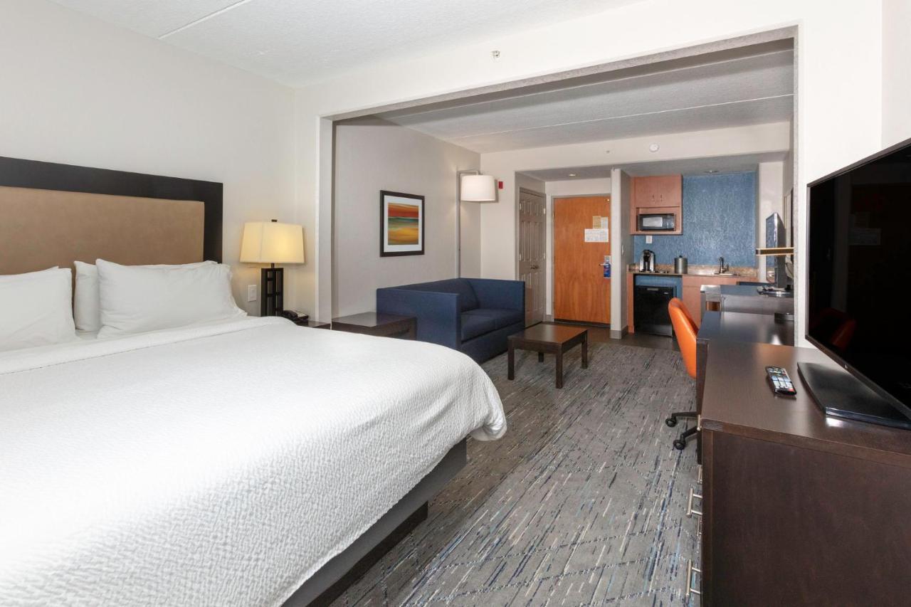 Holiday Inn Express Hotel & Suites Jacksonville Airport By Ihg Bagian luar foto