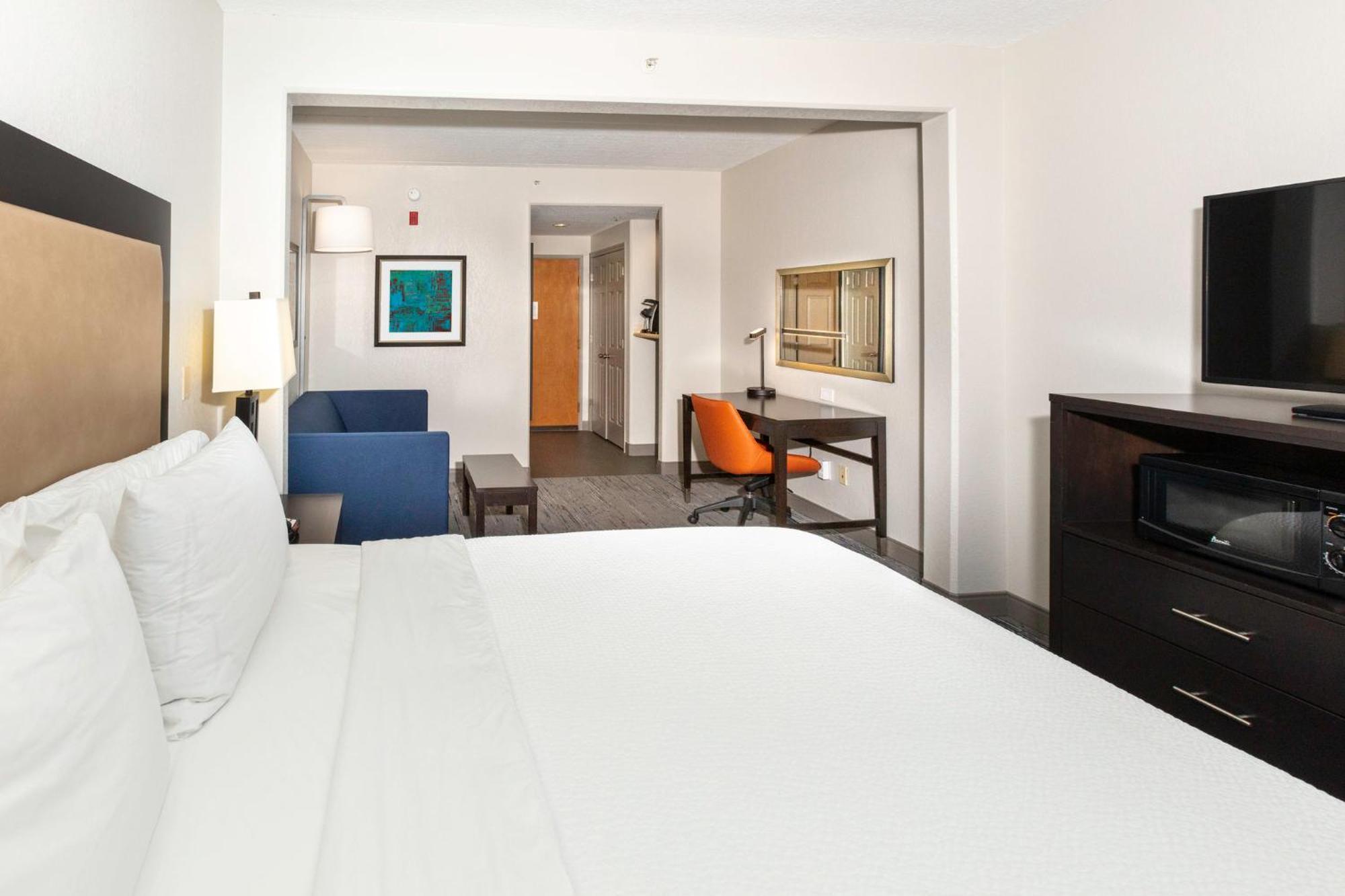 Holiday Inn Express Hotel & Suites Jacksonville Airport By Ihg Bagian luar foto
