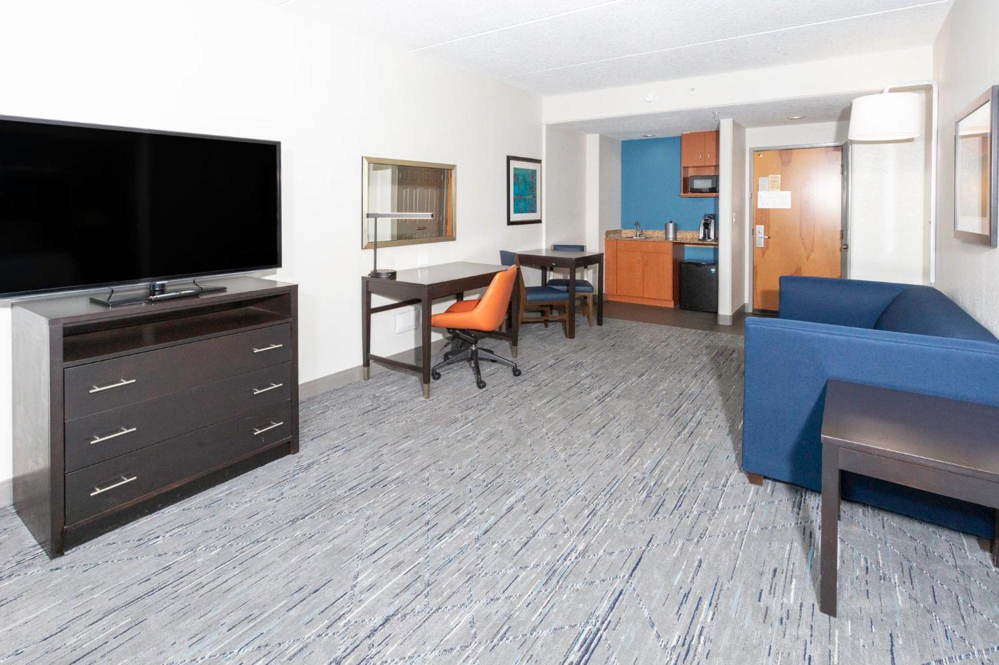 Holiday Inn Express Hotel & Suites Jacksonville Airport By Ihg Bagian luar foto