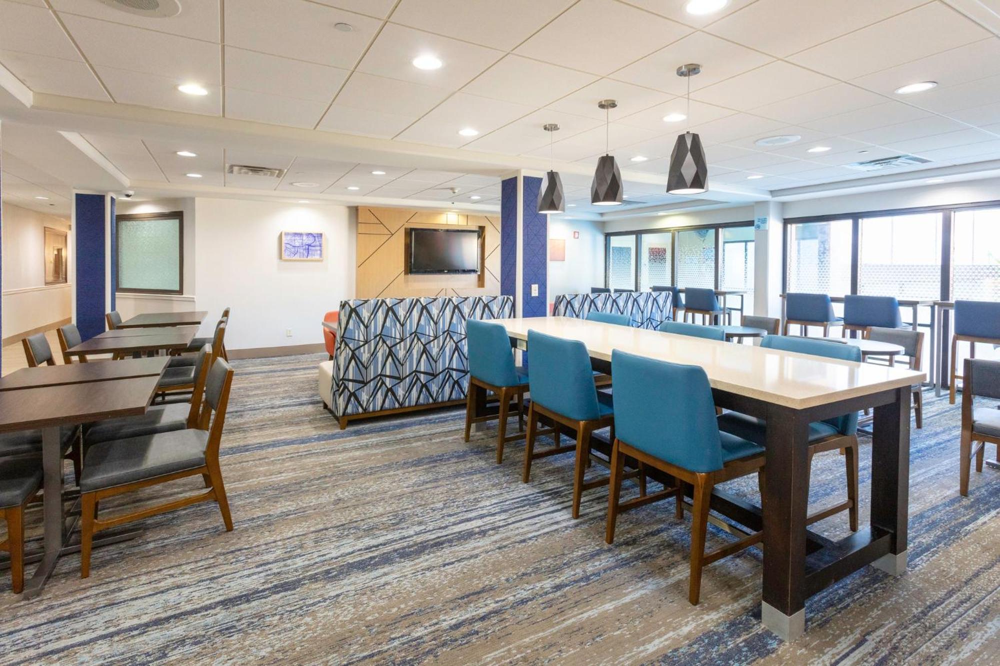 Holiday Inn Express Hotel & Suites Jacksonville Airport By Ihg Bagian luar foto