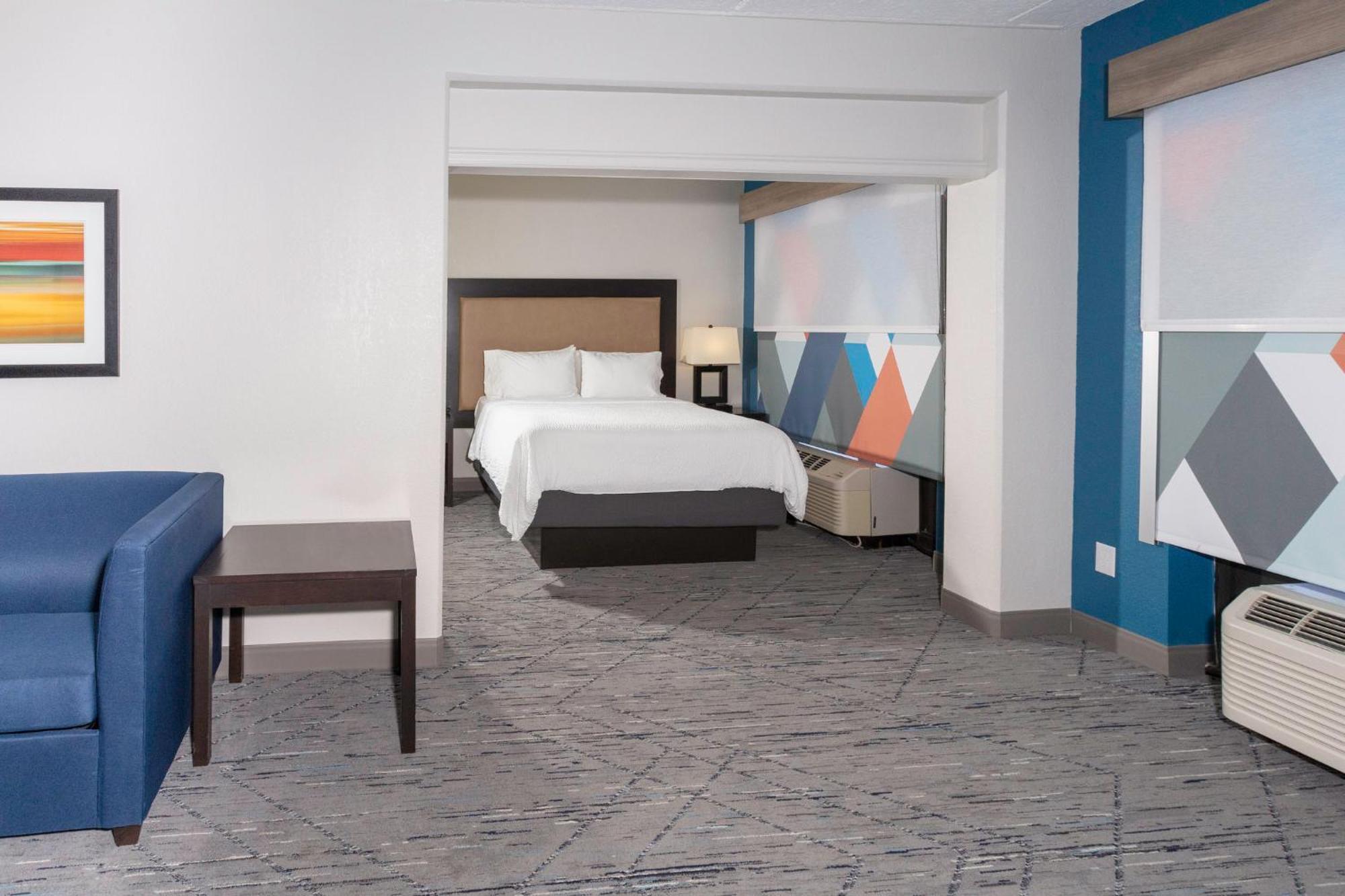 Holiday Inn Express Hotel & Suites Jacksonville Airport By Ihg Bagian luar foto